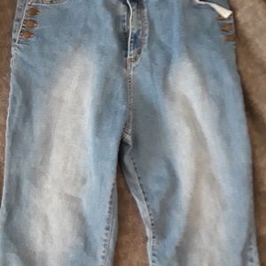 Cute Capri Jeans Size 18